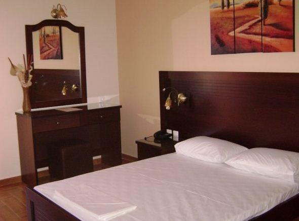 Pantheon Hotel & Suites Nerotriviá 部屋 写真
